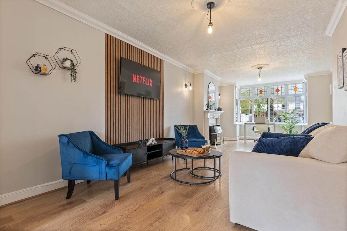 Holiday home New Moseley 4 Bedrooms, Sleeps 9 Solihull Parking Contractors-nr Hs2-nec-m42-m6 - Inquire To Book Arz