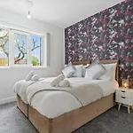 New Moseley 4 Bedrooms, Sleeps 9 Birmingham Solihull Parking Contractors-Nr Hs2-Nec-M42-M6 - Inquire To Book Arz Stays