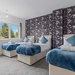 New Moseley 4 Bedrooms, Sleeps 9 Birmingham Solihull Parking Contractors-Nr Hs2-Nec-M42-M6 - Inquire To Book Arz Stays
